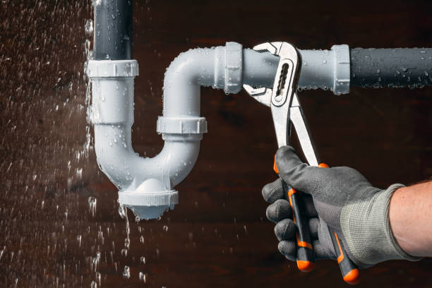 Professional Gas Line Repair technician working in Lansing, KS